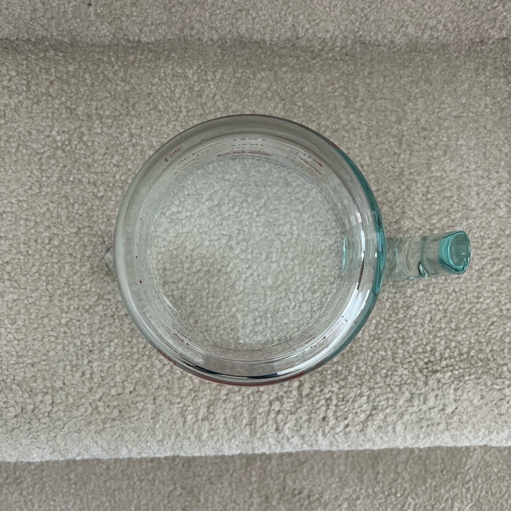 Pyrex Vintage 4 Cup / 1 Quart Measuring Glass Red Lettering - Picture 4 of 4